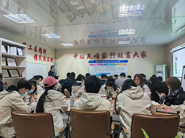 公司銷售業(yè)務(wù)團(tuán)隊(duì)開(kāi)展專題培訓(xùn)