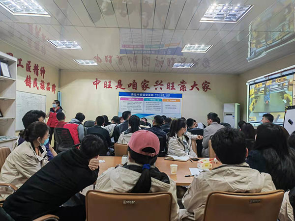 公司銷售業(yè)務(wù)團(tuán)隊(duì)開(kāi)展專題培訓(xùn)