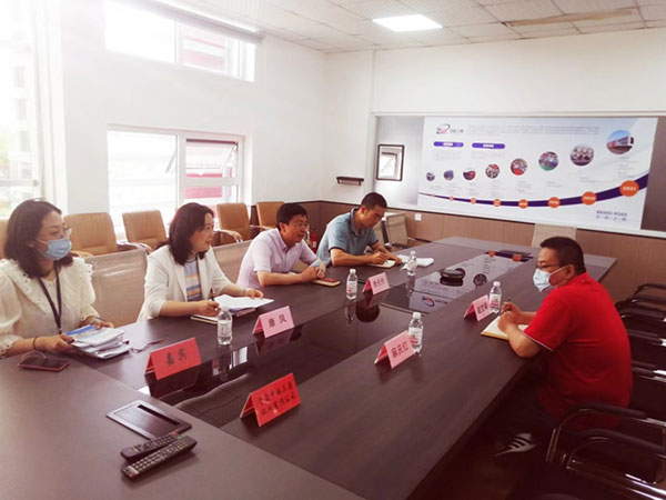 青島高新區(qū)管委領(lǐng)導(dǎo)蒞臨公司參觀考察 青島高新區(qū)管委領(lǐng)導(dǎo)蒞臨公司參觀考察