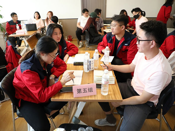 公司銷(xiāo)售業(yè)務(wù)團(tuán)隊(duì)開(kāi)展專(zhuān)題培訓(xùn) 公司銷(xiāo)售業(yè)務(wù)團(tuán)隊(duì)開(kāi)展專(zhuān)題培訓(xùn)